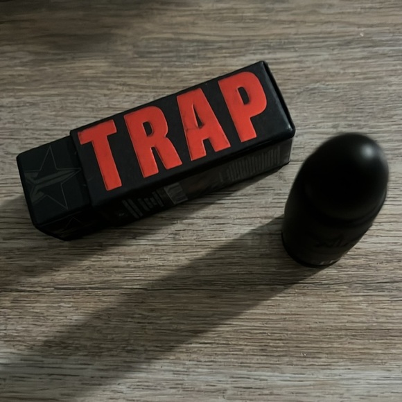 NIB “Best Hair” Jeffrey Star Velvet Trap Lipstick - Picture 5 of 5